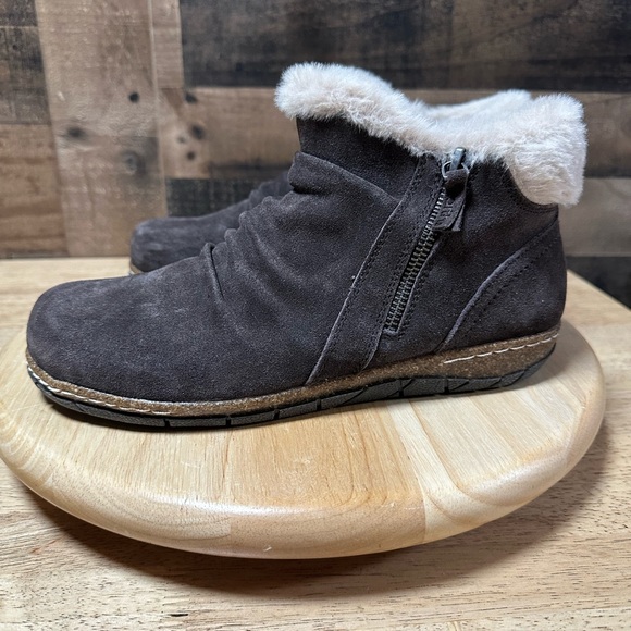 Earth Women’s Dark Brown Eric Side Zip Leather Upper Bootie Size 8.5W - Picture 2 of 8